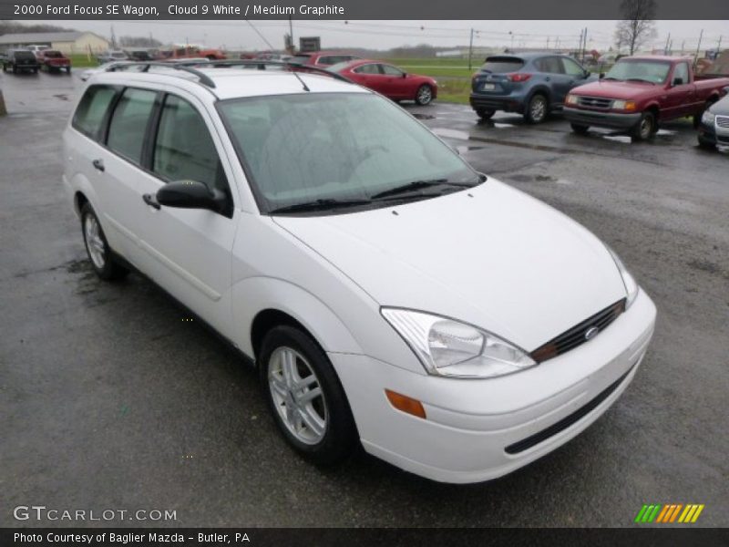 Cloud 9 White / Medium Graphite 2000 Ford Focus SE Wagon