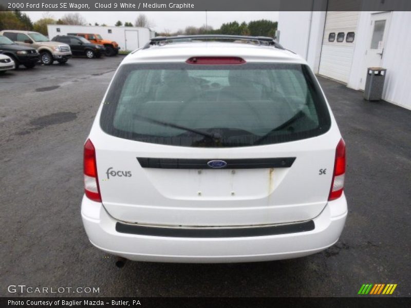 Cloud 9 White / Medium Graphite 2000 Ford Focus SE Wagon