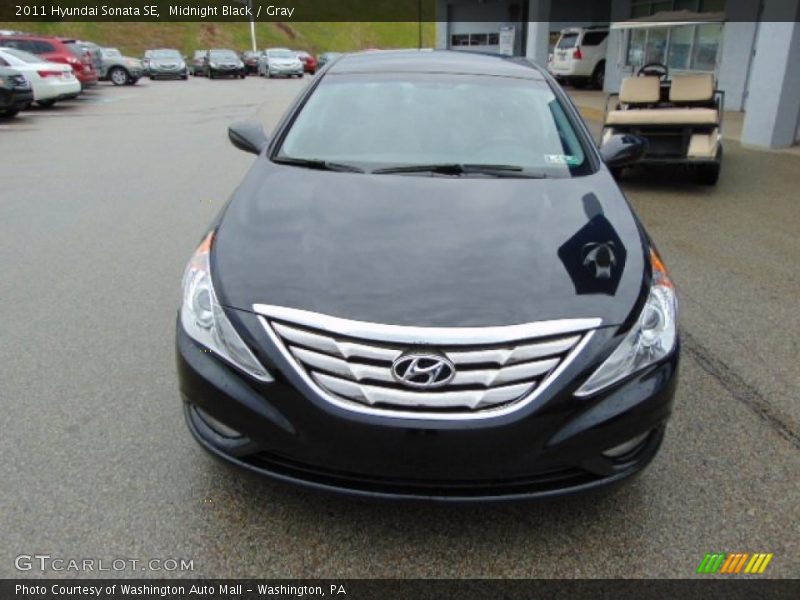 Midnight Black / Gray 2011 Hyundai Sonata SE