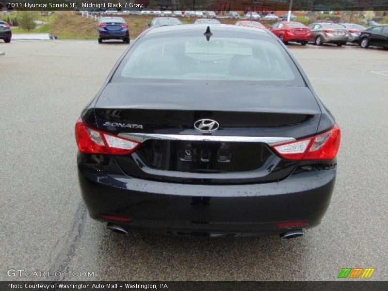 Midnight Black / Gray 2011 Hyundai Sonata SE