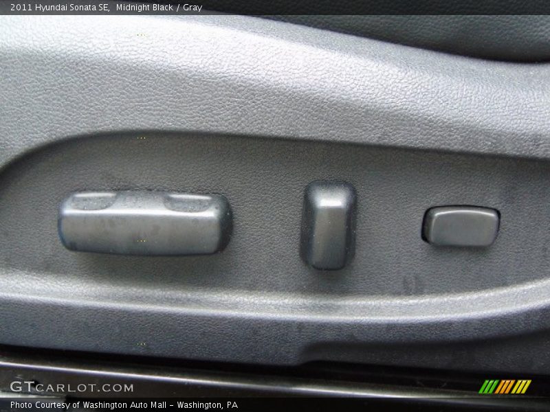 Midnight Black / Gray 2011 Hyundai Sonata SE
