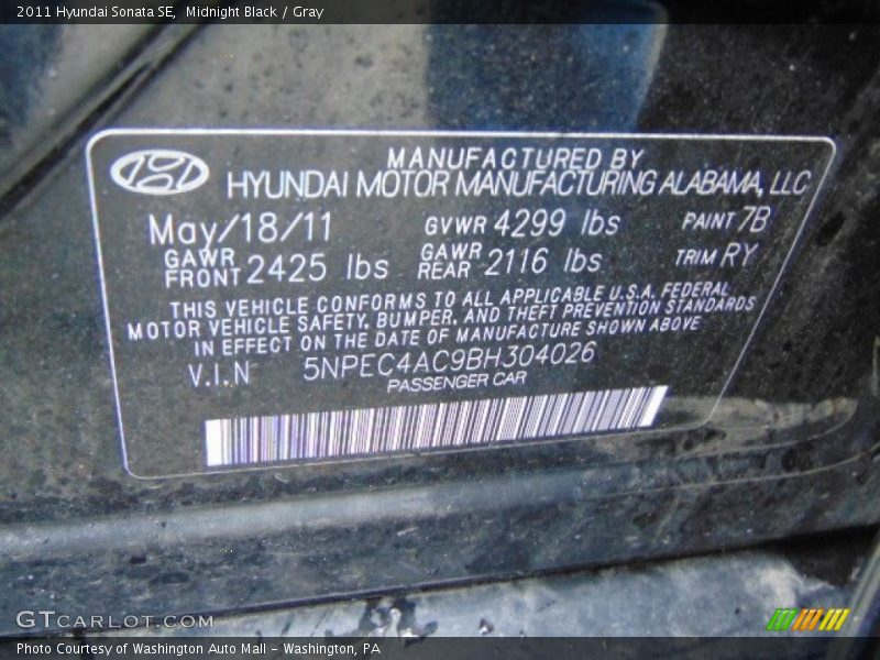 Midnight Black / Gray 2011 Hyundai Sonata SE