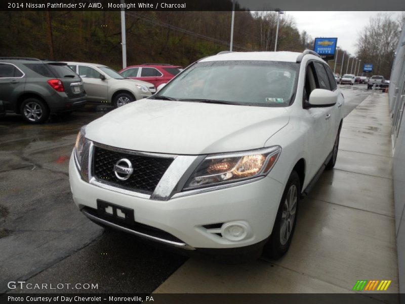 Moonlight White / Charcoal 2014 Nissan Pathfinder SV AWD