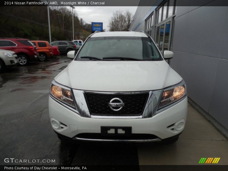 Moonlight White / Charcoal 2014 Nissan Pathfinder SV AWD