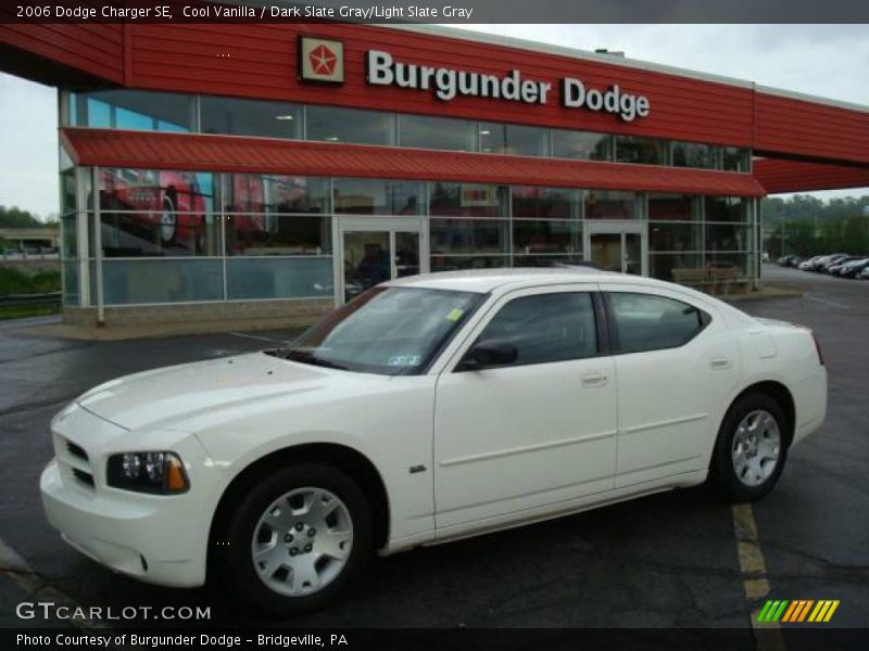 Cool Vanilla / Dark Slate Gray/Light Slate Gray 2006 Dodge Charger SE