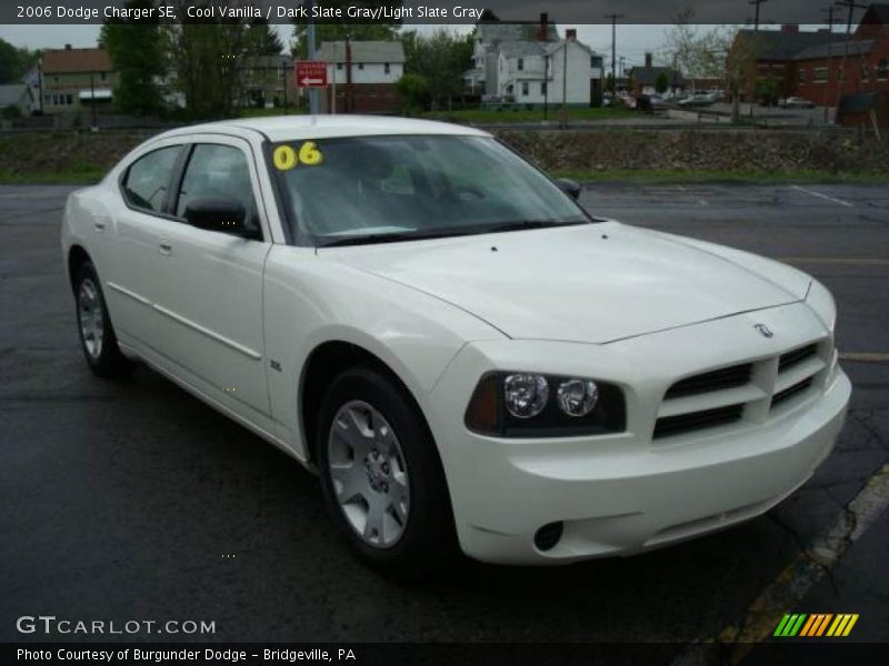 Cool Vanilla / Dark Slate Gray/Light Slate Gray 2006 Dodge Charger SE