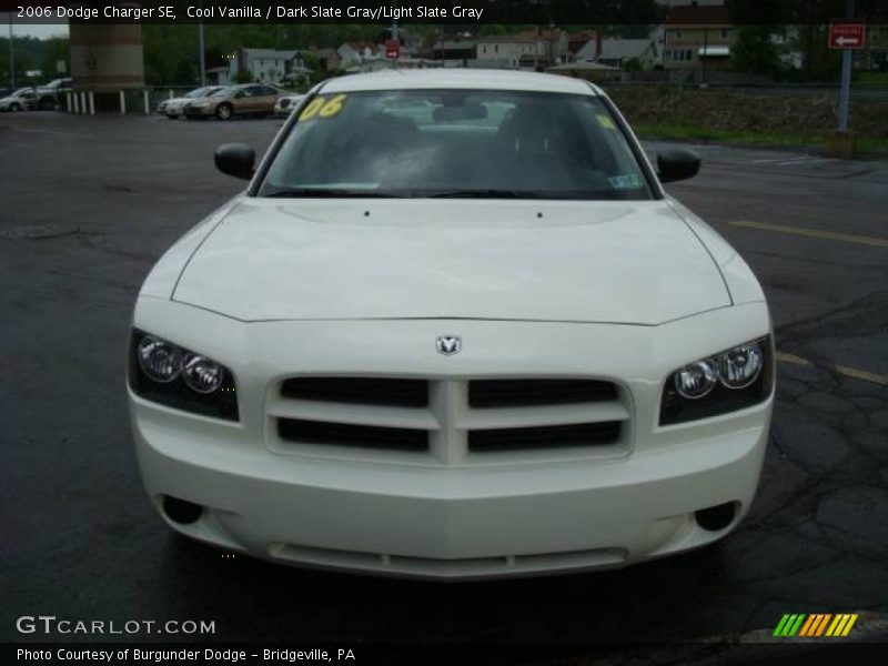 Cool Vanilla / Dark Slate Gray/Light Slate Gray 2006 Dodge Charger SE