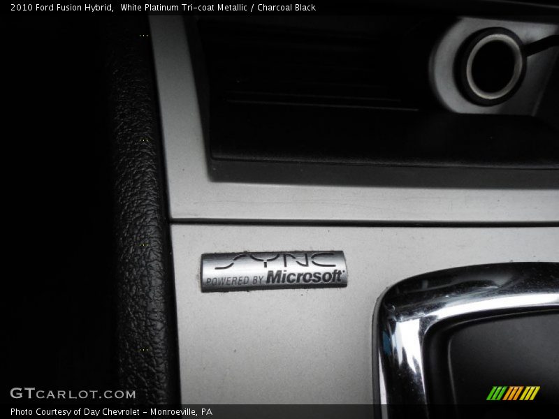 White Platinum Tri-coat Metallic / Charcoal Black 2010 Ford Fusion Hybrid