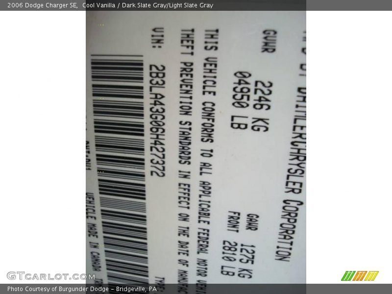Cool Vanilla / Dark Slate Gray/Light Slate Gray 2006 Dodge Charger SE