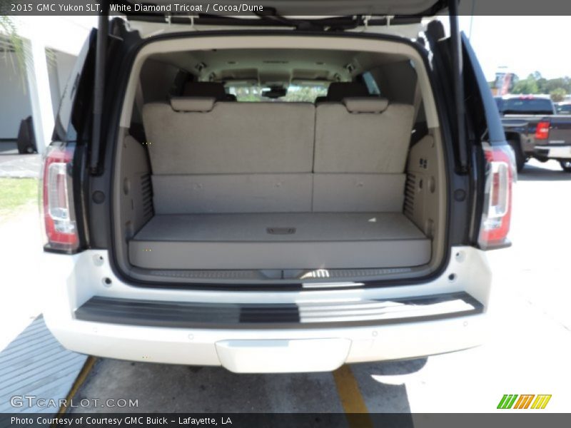 White Diamond Tricoat / Cocoa/Dune 2015 GMC Yukon SLT