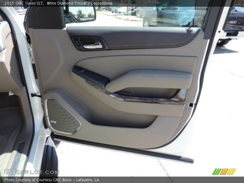 White Diamond Tricoat / Cocoa/Dune 2015 GMC Yukon SLT