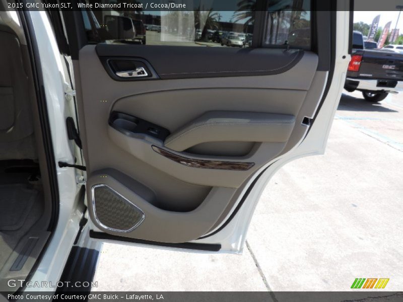 White Diamond Tricoat / Cocoa/Dune 2015 GMC Yukon SLT