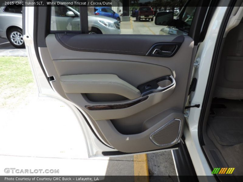 White Diamond Tricoat / Cocoa/Dune 2015 GMC Yukon SLT