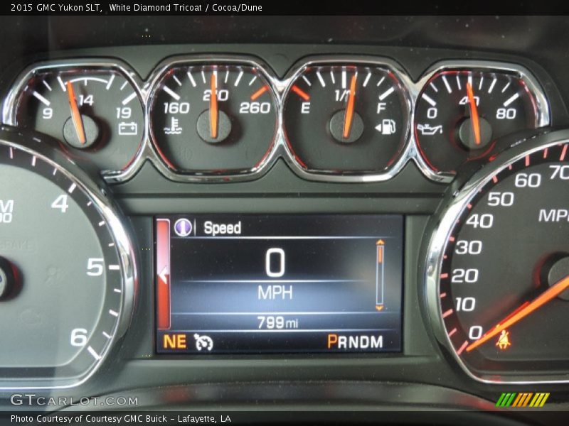 White Diamond Tricoat / Cocoa/Dune 2015 GMC Yukon SLT