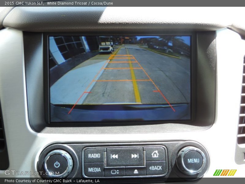 White Diamond Tricoat / Cocoa/Dune 2015 GMC Yukon SLT