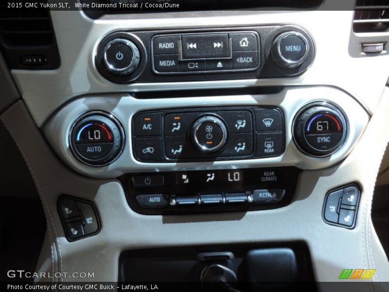 White Diamond Tricoat / Cocoa/Dune 2015 GMC Yukon SLT