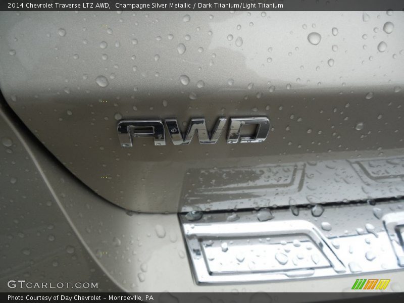 Champagne Silver Metallic / Dark Titanium/Light Titanium 2014 Chevrolet Traverse LTZ AWD