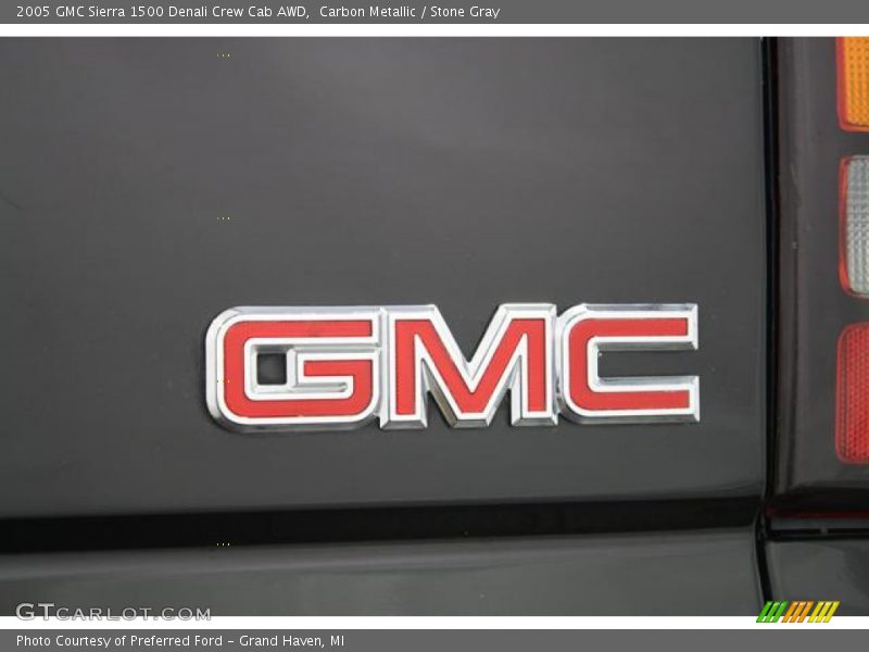 Carbon Metallic / Stone Gray 2005 GMC Sierra 1500 Denali Crew Cab AWD