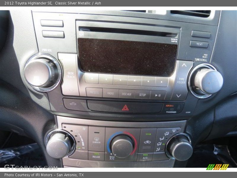 Classic Silver Metallic / Ash 2012 Toyota Highlander SE