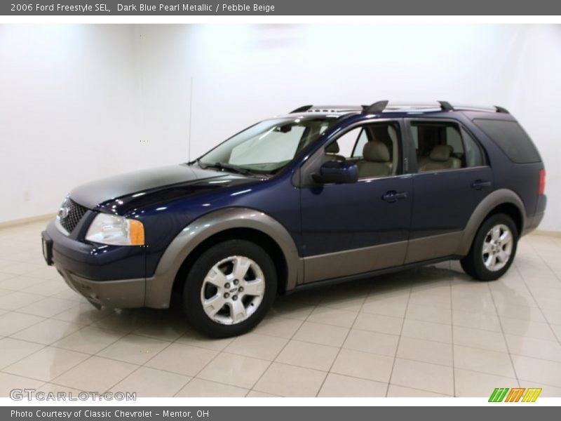 Front 3/4 View of 2006 Freestyle SEL