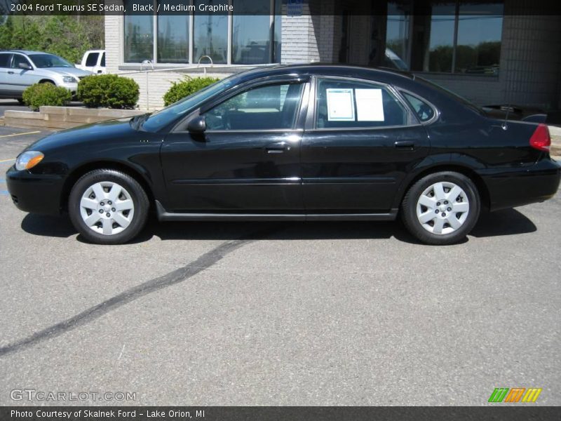 Black / Medium Graphite 2004 Ford Taurus SE Sedan