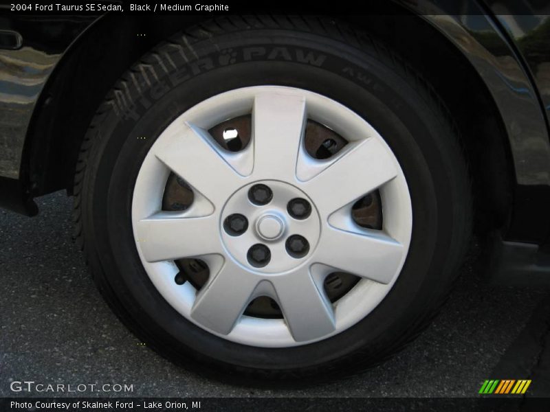 Black / Medium Graphite 2004 Ford Taurus SE Sedan