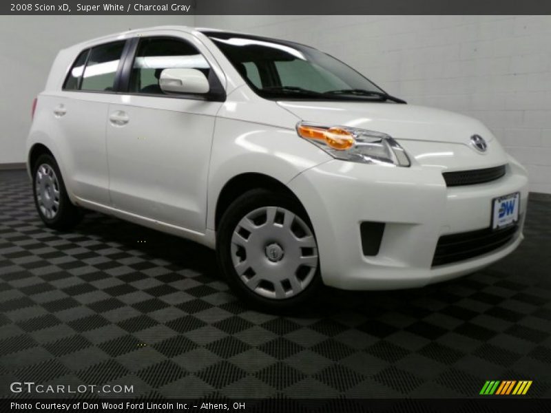 Super White / Charcoal Gray 2008 Scion xD