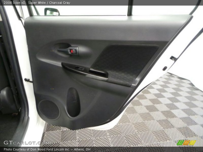 Super White / Charcoal Gray 2008 Scion xD