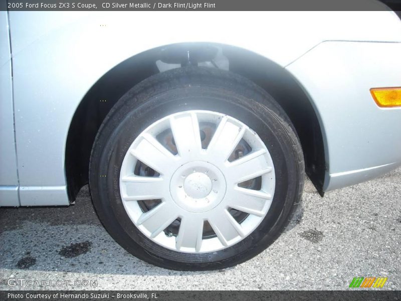 CD Silver Metallic / Dark Flint/Light Flint 2005 Ford Focus ZX3 S Coupe