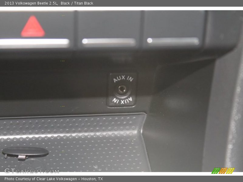 Black / Titan Black 2013 Volkswagen Beetle 2.5L