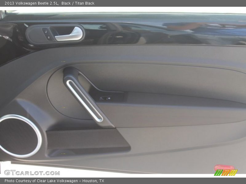 Black / Titan Black 2013 Volkswagen Beetle 2.5L