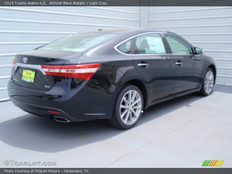 Attitude Black Metallic / Light Gray 2014 Toyota Avalon XLE