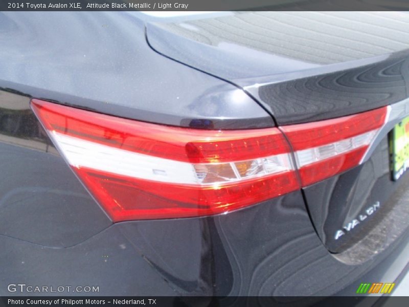 Attitude Black Metallic / Light Gray 2014 Toyota Avalon XLE