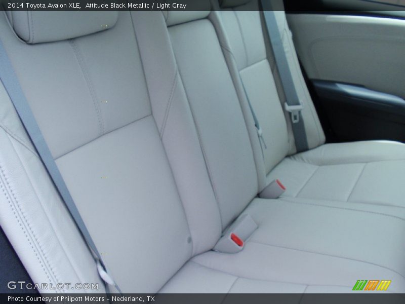Attitude Black Metallic / Light Gray 2014 Toyota Avalon XLE