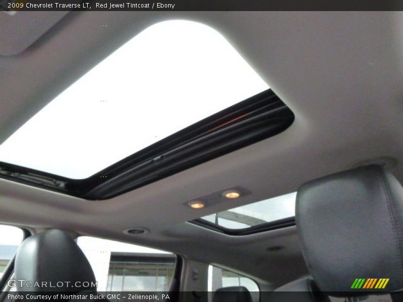 Red Jewel Tintcoat / Ebony 2009 Chevrolet Traverse LT