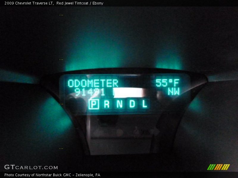 Red Jewel Tintcoat / Ebony 2009 Chevrolet Traverse LT