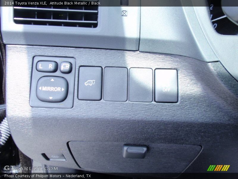 Attitude Black Metallic / Black 2014 Toyota Venza XLE