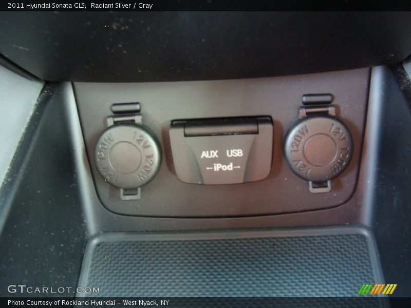 Radiant Silver / Gray 2011 Hyundai Sonata GLS