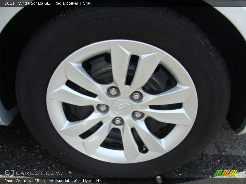 Radiant Silver / Gray 2011 Hyundai Sonata GLS