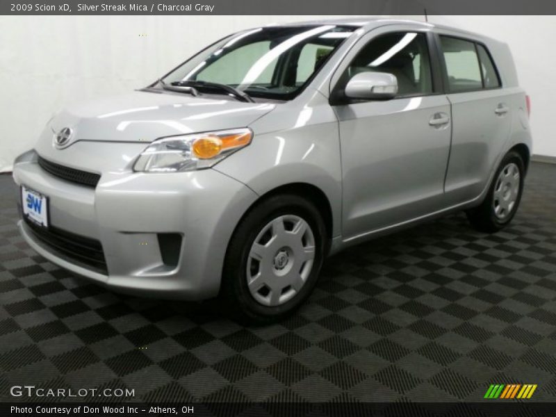 Silver Streak Mica / Charcoal Gray 2009 Scion xD