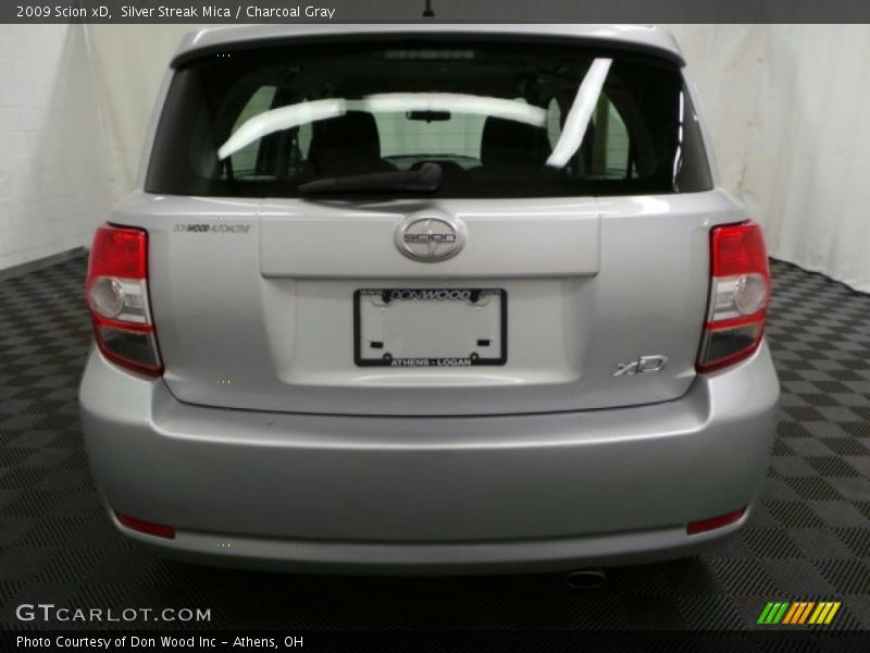 Silver Streak Mica / Charcoal Gray 2009 Scion xD