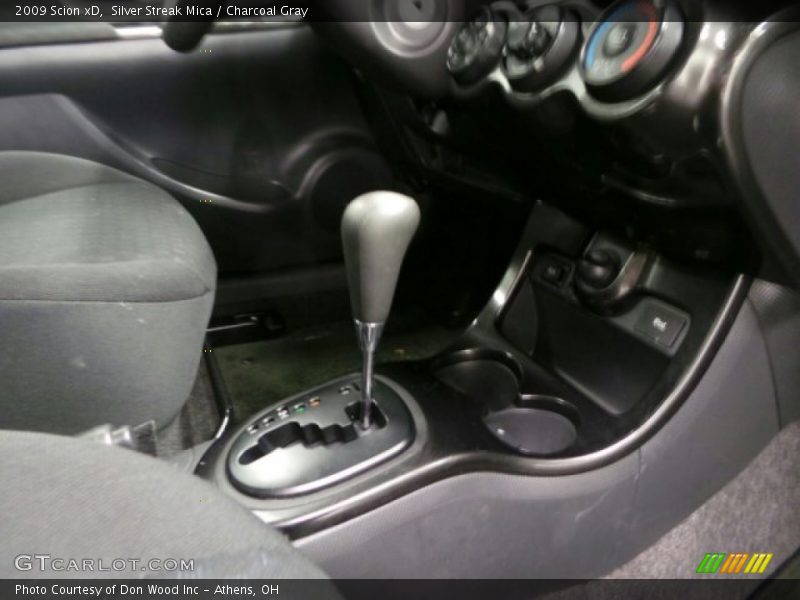 Silver Streak Mica / Charcoal Gray 2009 Scion xD