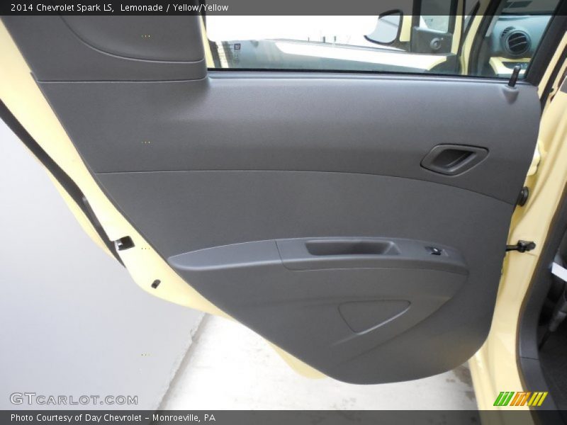 Lemonade / Yellow/Yellow 2014 Chevrolet Spark LS