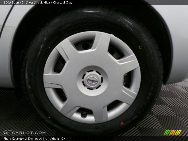 Silver Streak Mica / Charcoal Gray 2009 Scion xD