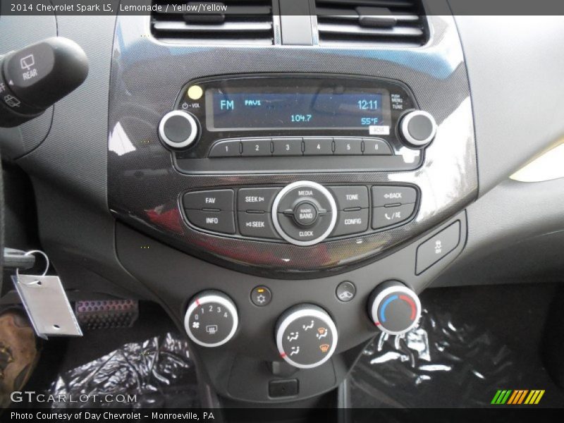 Lemonade / Yellow/Yellow 2014 Chevrolet Spark LS