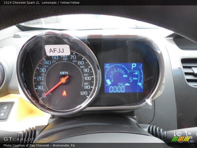 Lemonade / Yellow/Yellow 2014 Chevrolet Spark LS