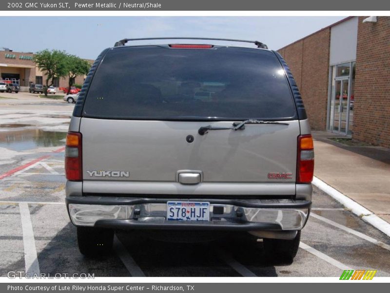 Pewter Metallic / Neutral/Shale 2002 GMC Yukon SLT