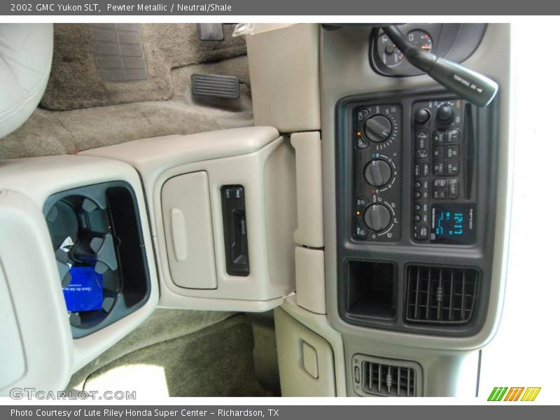 Pewter Metallic / Neutral/Shale 2002 GMC Yukon SLT