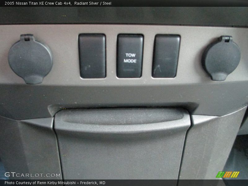 Radiant Silver / Steel 2005 Nissan Titan XE Crew Cab 4x4