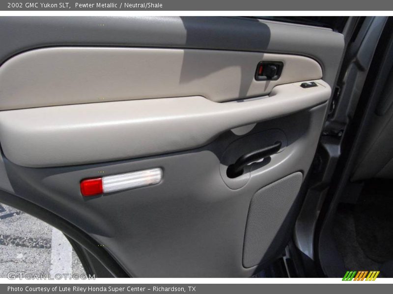 Pewter Metallic / Neutral/Shale 2002 GMC Yukon SLT